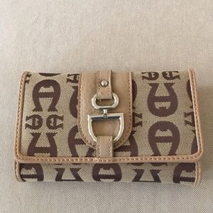 NWOT Biege Wallet
